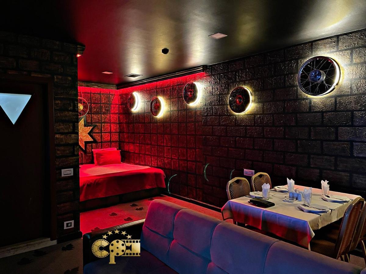 Cinema Plaza Hotel バクー エクステリア 写真